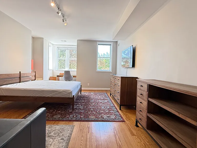 1118 F St NE #3 — Photo 23