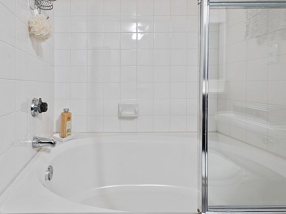 Large Garden Style Tubs