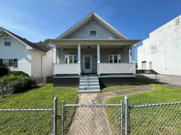 929 7th St, Charleston, WV 25302