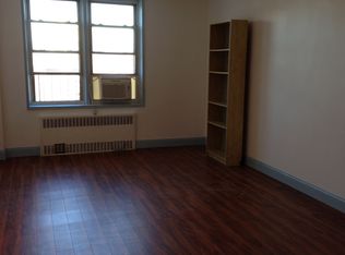 6725 Clyde St, Forest Hills, NY 11375