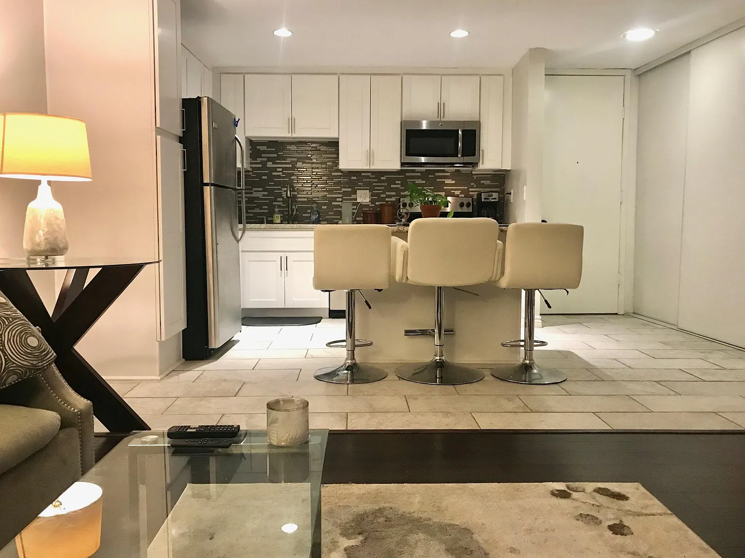 1 bed, 547 sqft, $2,400 — Photo 2