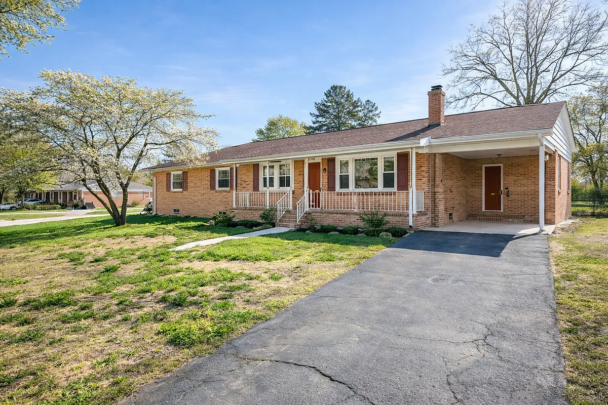 Building Photo - 115 Sherwood Dr