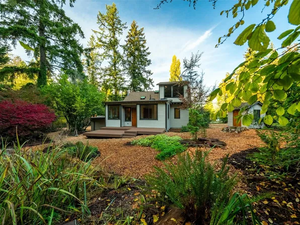 3914 Lakeway Drive, Bellingham, WA 98229