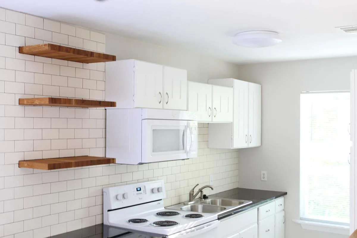 725 Cedar Hill Avenue — Photo 1
