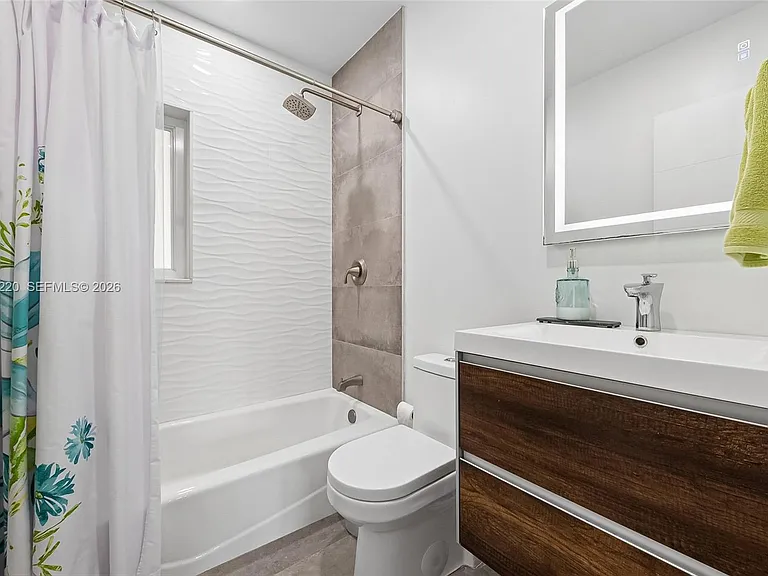 7450 SW 36th St — Photo 13