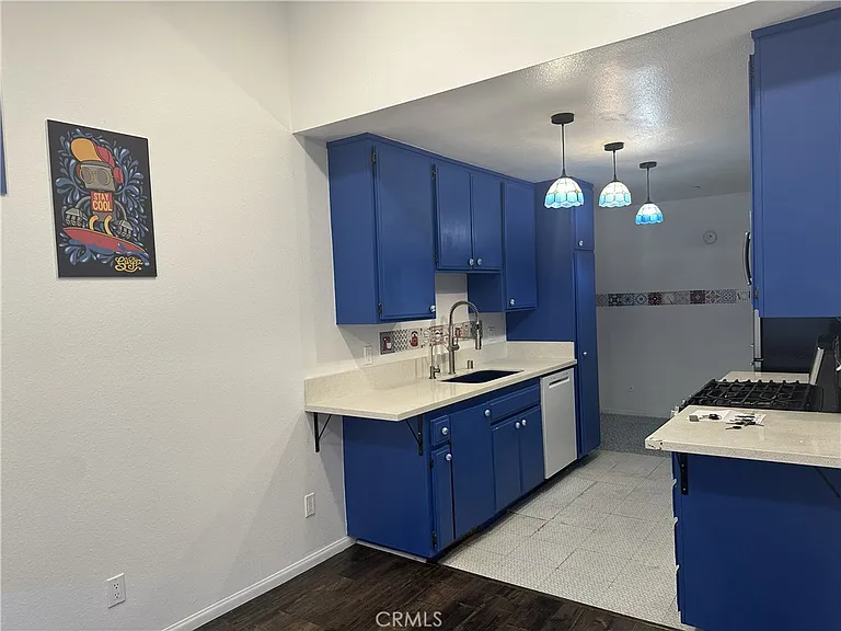 5500 Lindley Ave — Photo 1