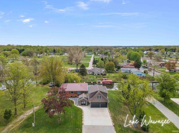 9211 E Crooked Mile Rd, Cromwell, IN 46732