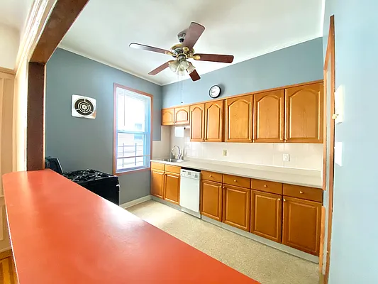 Rented by Parkview Realty NY Inc. | media 4