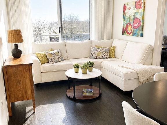 4th image of 118 West St #604