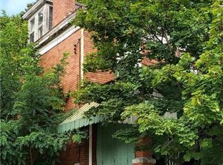 2264 Dellrose St, Pittsburgh, PA 15210