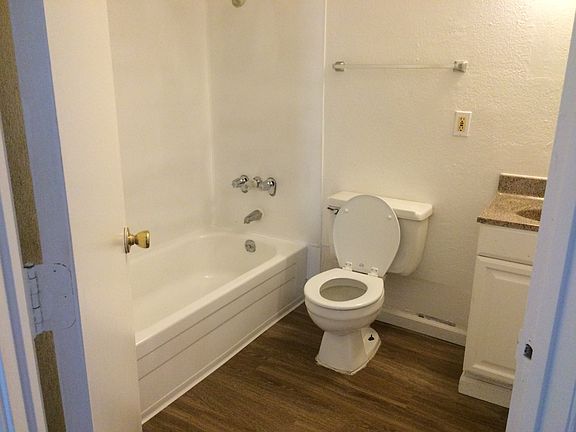 4th image of 4661 Orange Grove Ave #Upstairs