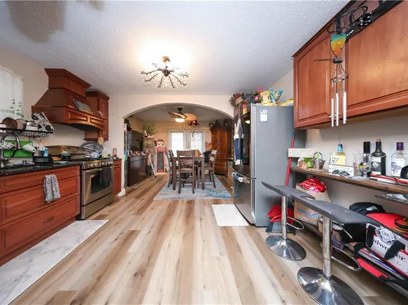 32 Belair Lane image 13 of 37