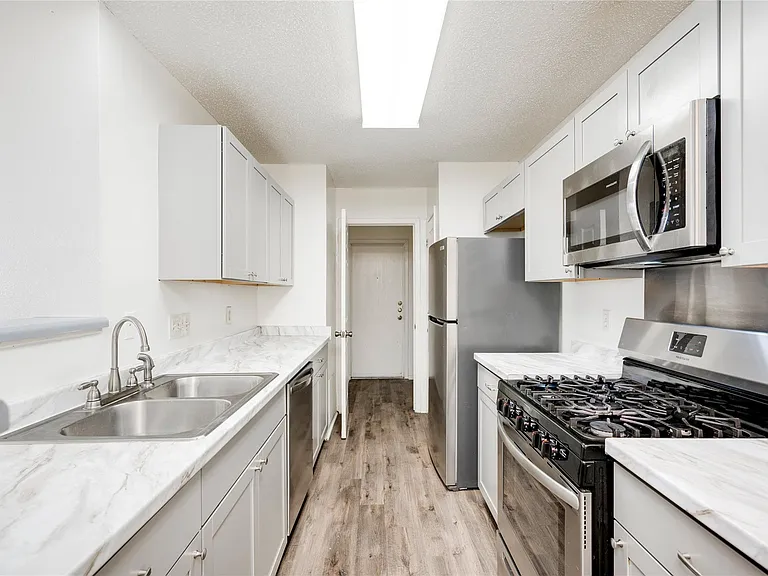 7918 W Gate Blvd — Photo 21