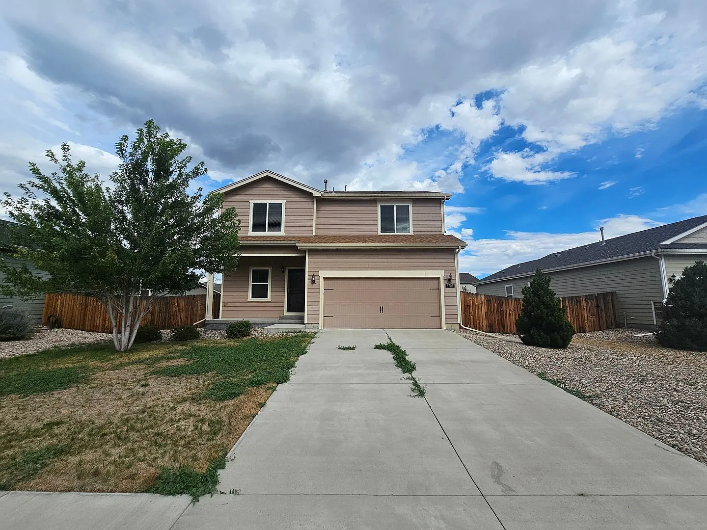 Well-maintained 3-bedroom, 3-bathroom in Lorson Ranch! — Photo 1