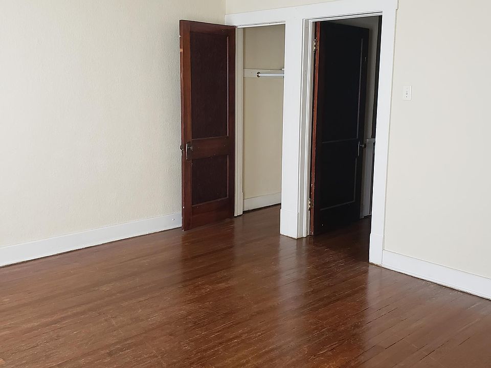 1st image of 200 W McKibben St
