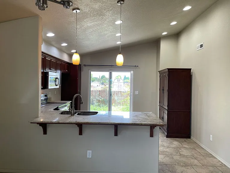3564 Avenue G — Photo 8