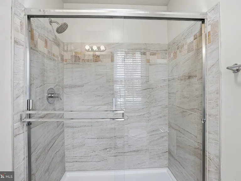 2844 Yarling Ct — Photo 22