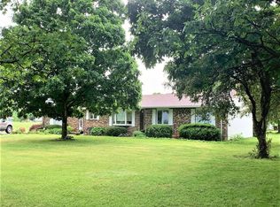 2185 County Highway 16, Assumption, IL 62510