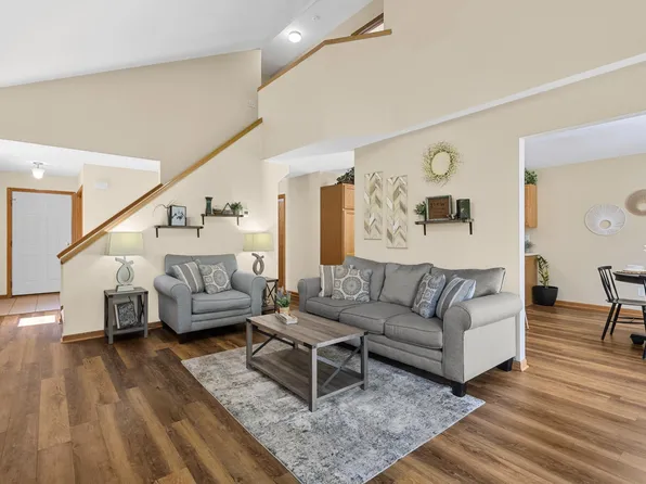 5608 Osborn Dr, Mc Farland, WI 53558