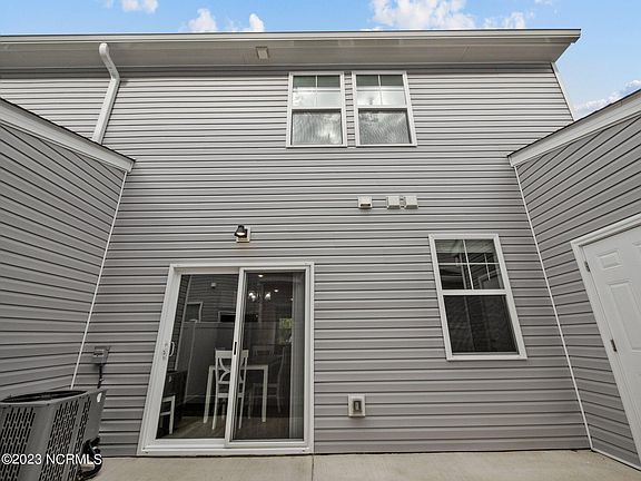 5th image of 266 Sandy Cove Lane