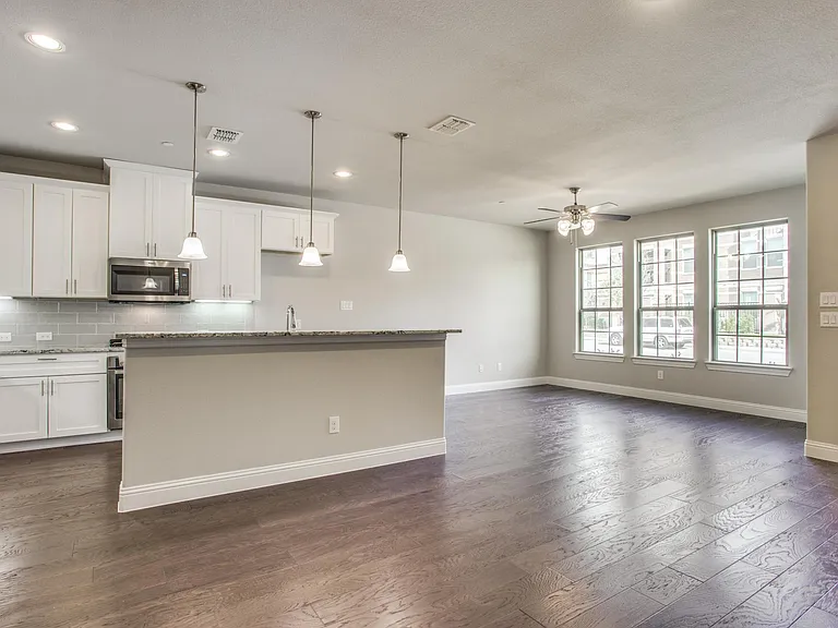 6329 Fortuna Ln — Photo 3