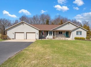 E12060 Bent Tree Dr, Baraboo, WI 53913