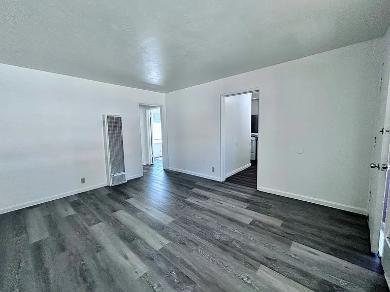 1017 Lochbrae Rd — Photo 6