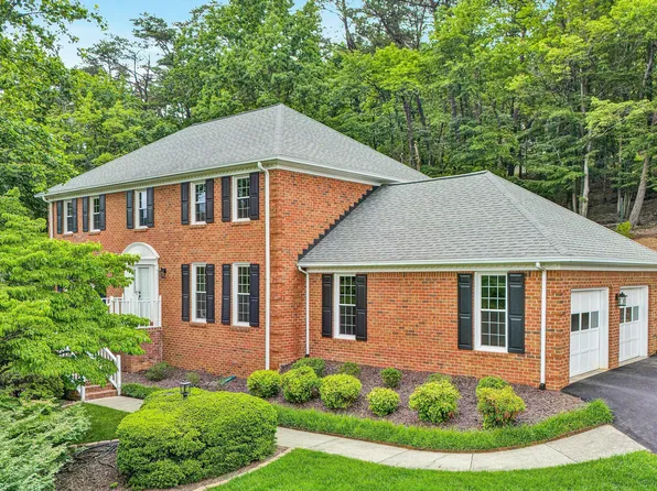 5653 Orchard Valley Cir, Roanoke, VA 24018