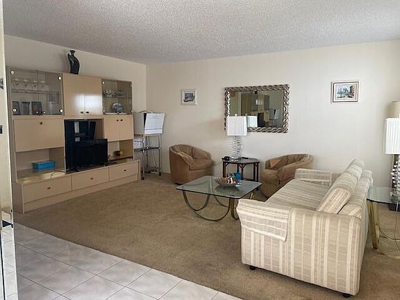 5th image of 705 Normandy Ln #O