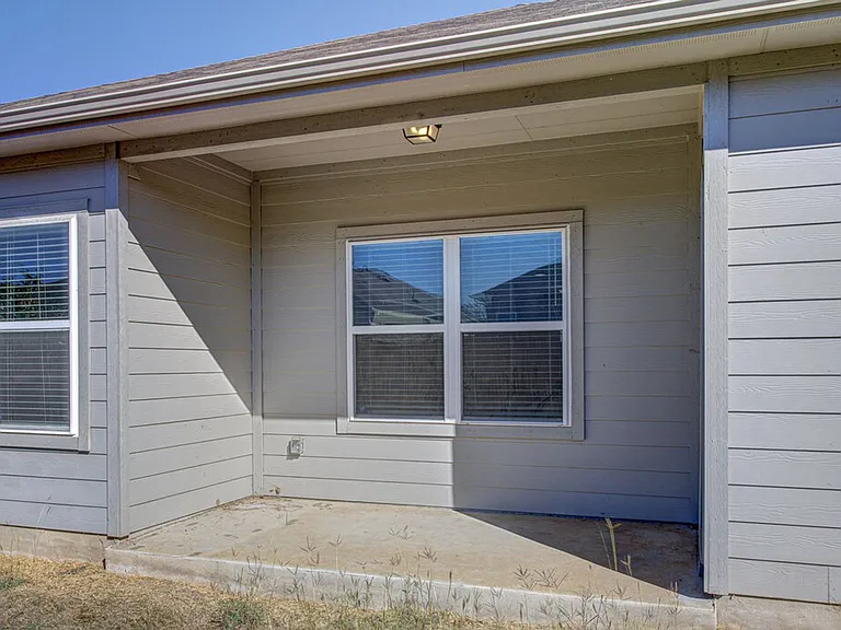 6705 Loretta White Ln — Photo 3