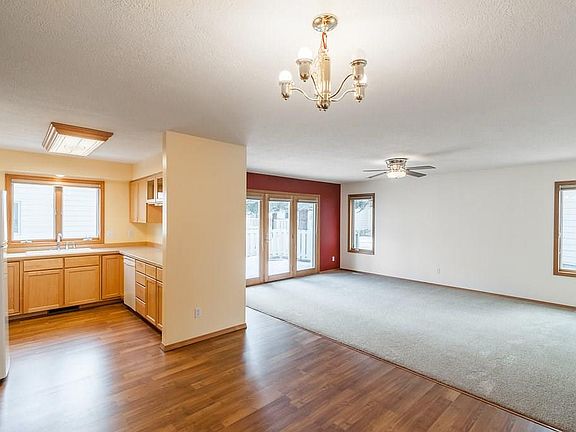 4th image of 3918 Broadwater St Unit 3918