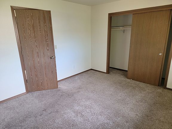 3rd image of 5521 Windflower Cir #B