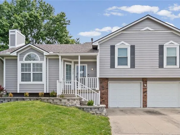 2129 SE 6th Ter, Lees Summit, MO 64063