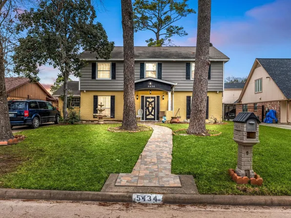 5434 Sheraton Oaks Dr, Houston, TX 77091