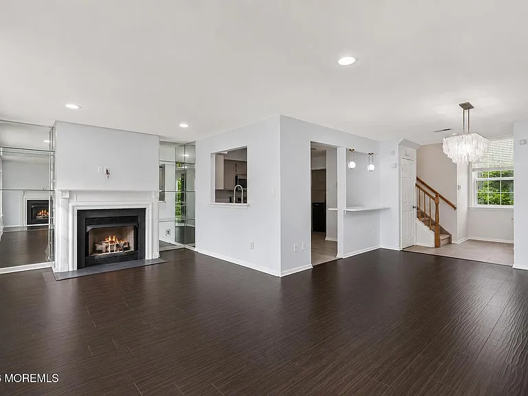 761 Banyan Ct — Photo 9