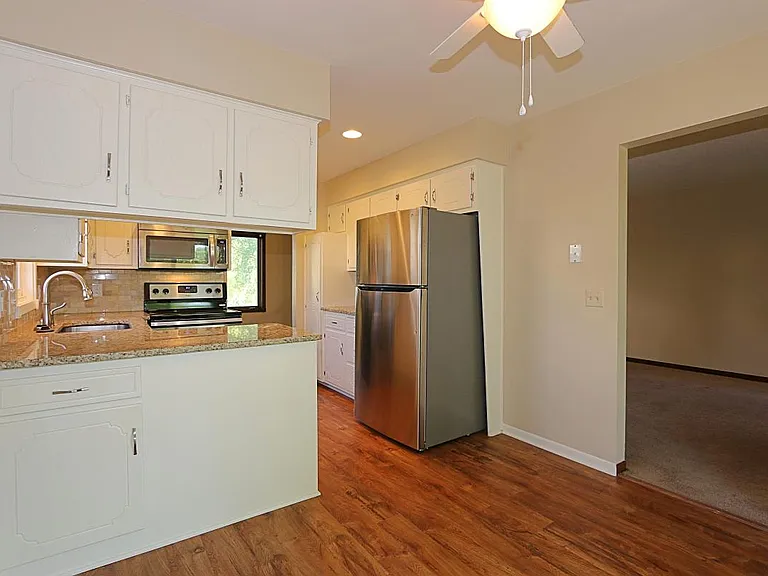 Remodeled Kitchen: Granite, Cabinets, Stainless Appliances,