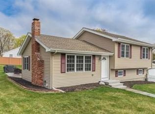 8 Surrey Rd, Woburn, MA 01801