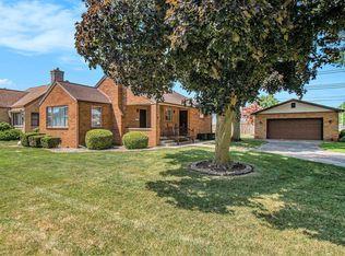 806 W 8th St, Mishawaka, IN