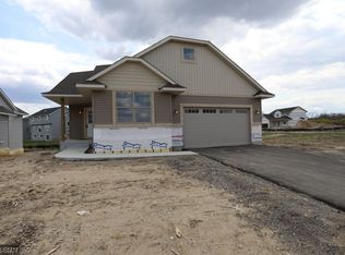 7065 208th St N, Forest Lake, MN 55025