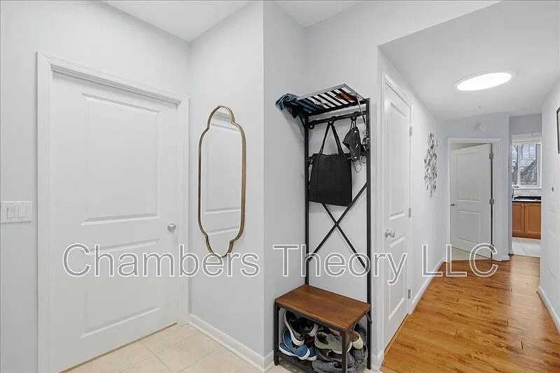 2 bed, 2.0 bath, 1188 sqft, $3,600 — Photo 2