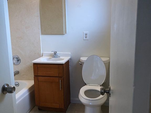 2nd image of 1843 E 25th St APT 2