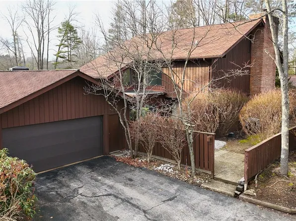 1939 Pine Dr, Kent, OH 44240