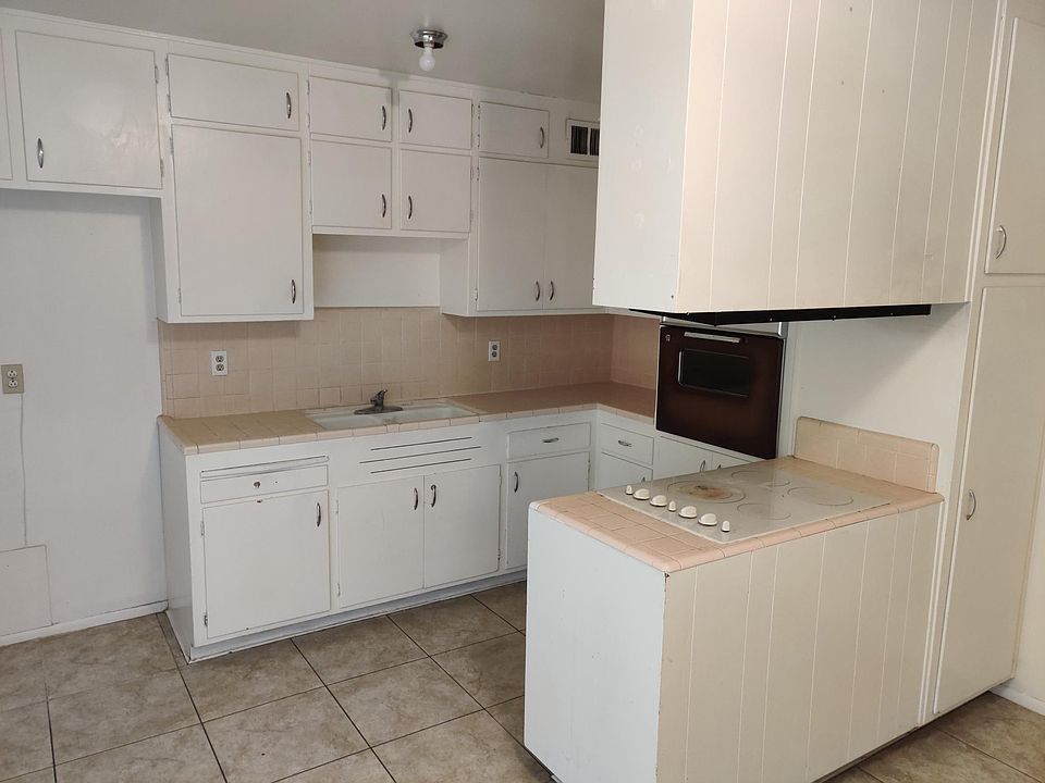 2nd image of 12245 N 112th Ln