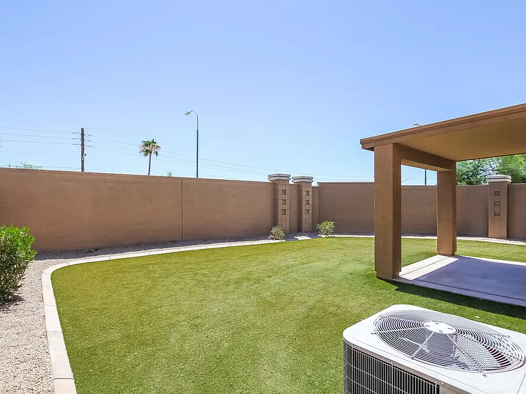 12471 N 75th Dr — Photo 15