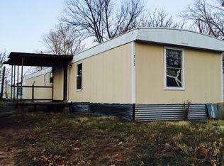 711 E College St, Burkburnett, TX 76354