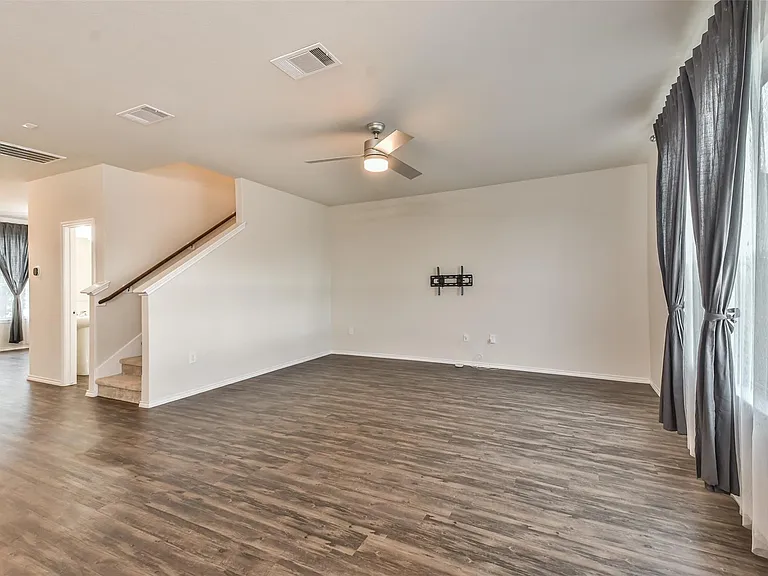 5047 Royal Amber Ln — Photo 8