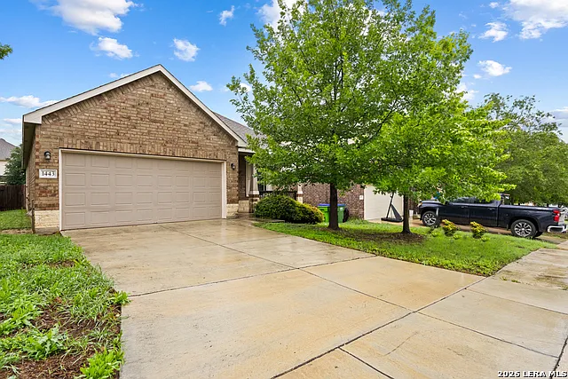 3 bed, 2.5 bath, 1680 sqft, $2,250 — Photo 2