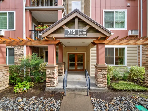 715 NW Falling Waters Ln Unit 102, Portland, OR 97229