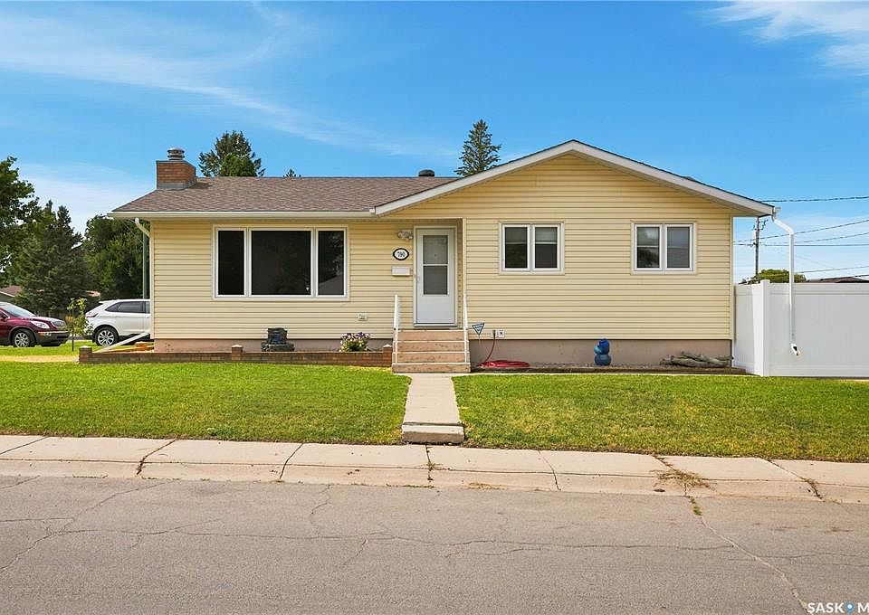 1st image of 790 13th AVENUE SW