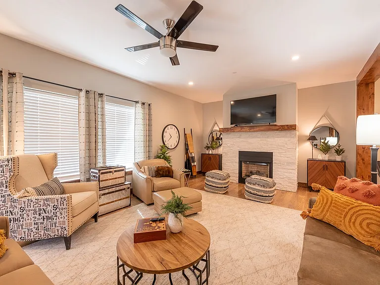 313 Vasquez Rd — Photo 8